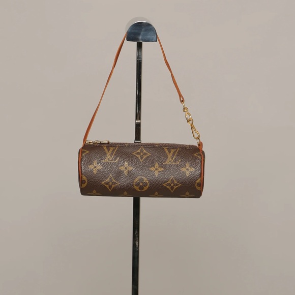 LV PAPILLON BAG! IN AMAZING CONDITION! Comes with a twilly as a gift! - Picture 1 of 8